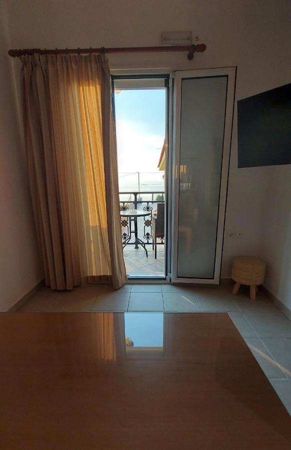 C-View Apartments Megalochori  外观 照片