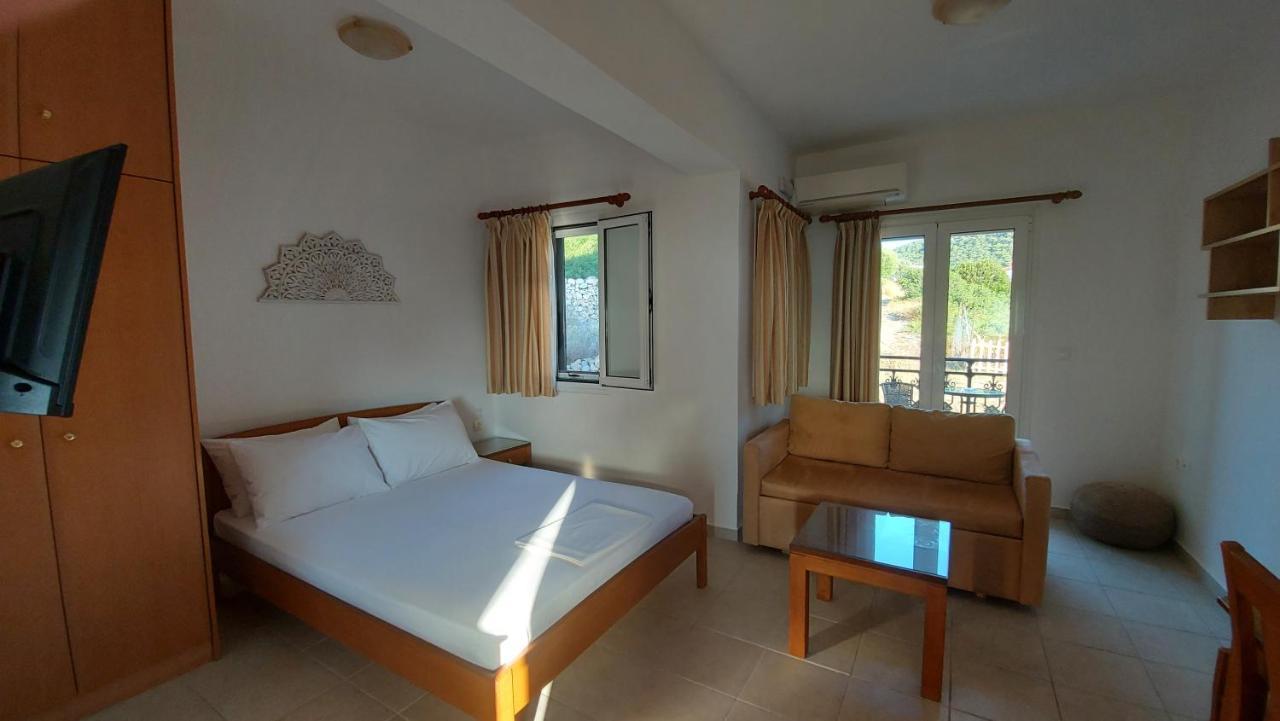 C-View Apartments Megalochori  外观 照片