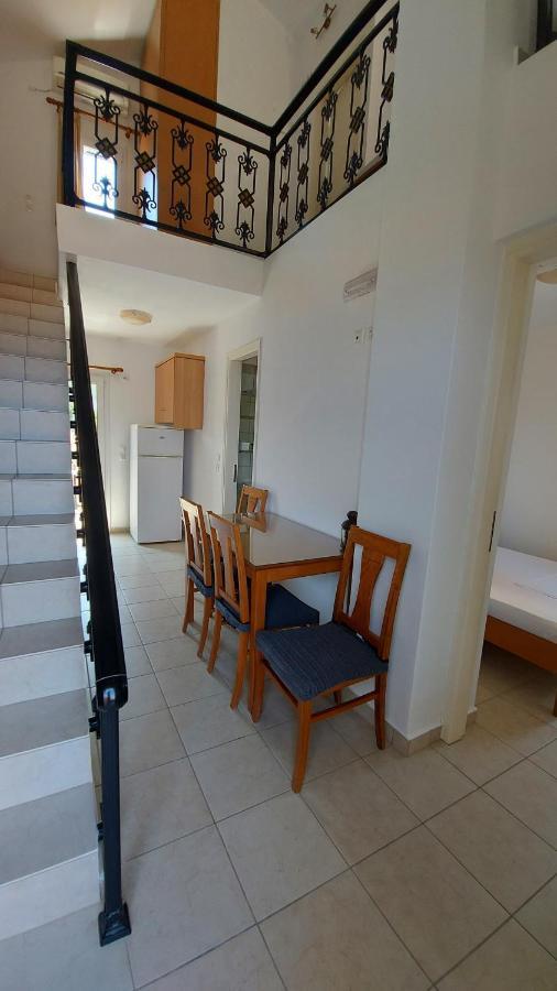 C-View Apartments Megalochori  外观 照片